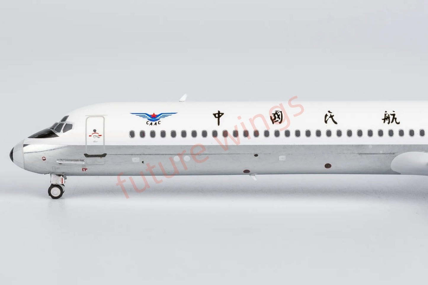 1:400 NG Models NG83018 CAAC McDonnell Douglas MD-82 B-2109 Aircraft Model+Free Tractor