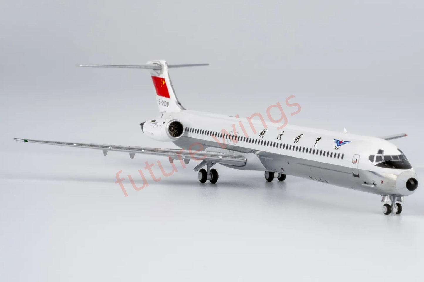 1:400 NG Models NG83018 CAAC McDonnell Douglas MD-82 B-2109 Aircraft Model+Free Tractor