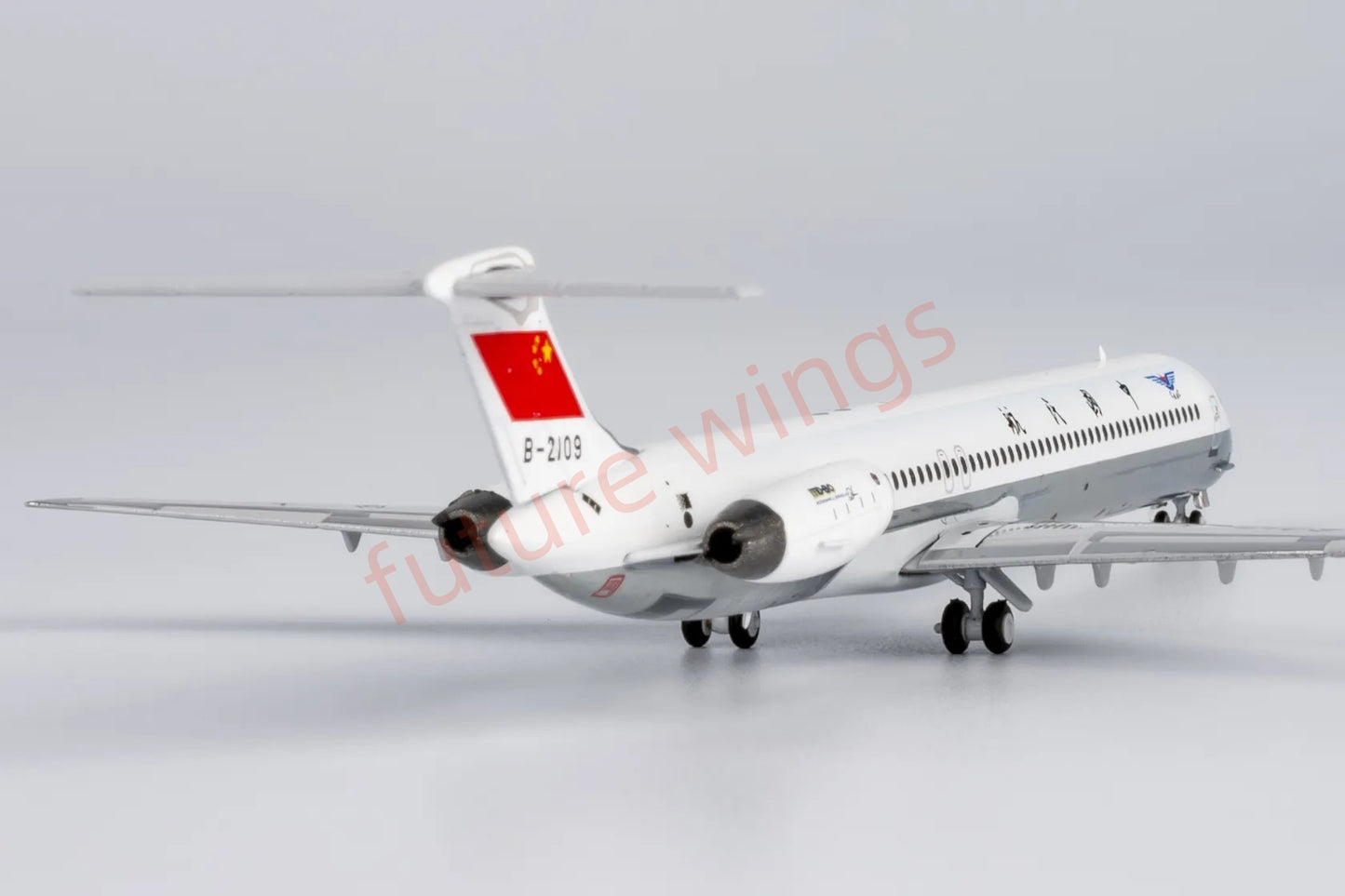 1:400 NG Models NG83018 CAAC McDonnell Douglas MD-82 B-2109 Aircraft Model+Free Tractor