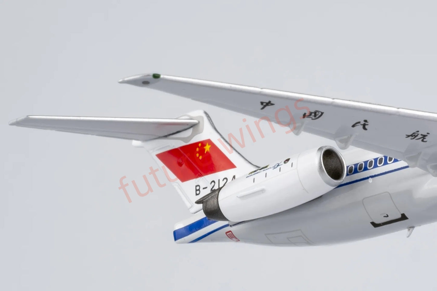 1:400 NG Models NG83016 CAAC McDonnell Douglas MD-82 B-2124 Aircraft Model+Free Tractor