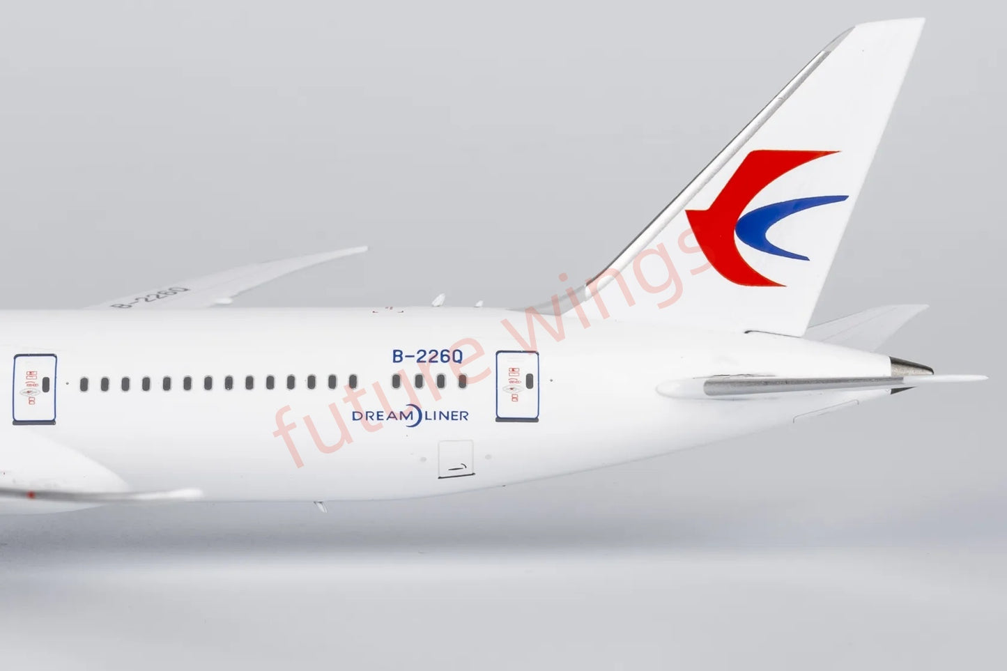 1:400 NG Models NG55137 China Eastern Airlines B787-9 B-226Q Aircraft Model+Free Tractor