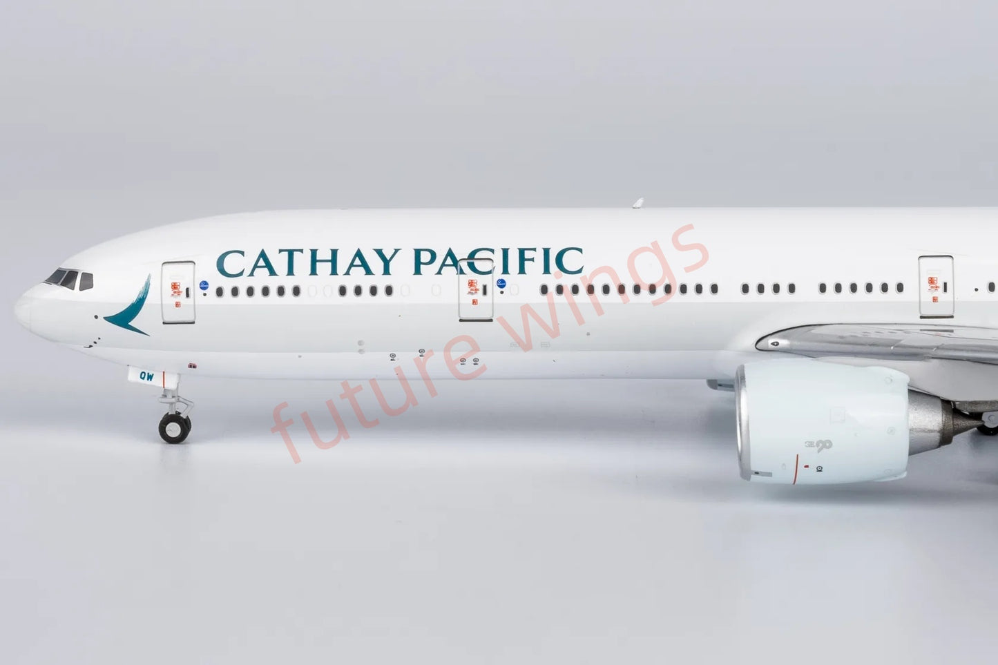 1:400 NG Models NG73069 Cathay Pacific B777-300ER B-KQW Aircraft Model+Free Tractor