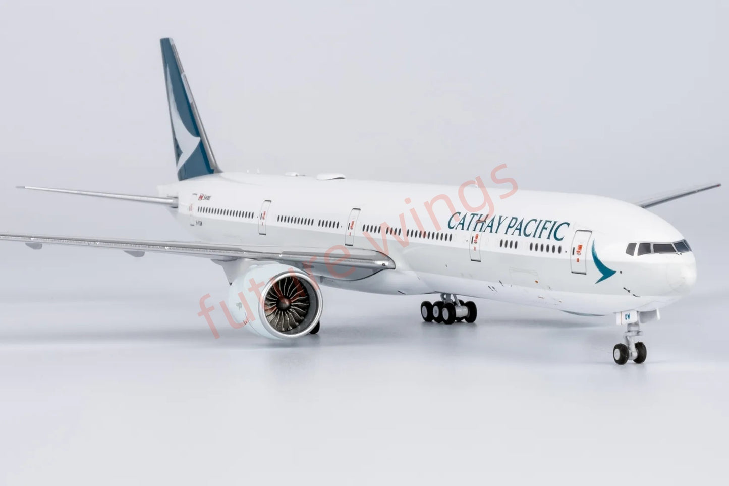 1:400 NG Models NG73069 Cathay Pacific B777-300ER B-KQW Aircraft Model+Free Tractor