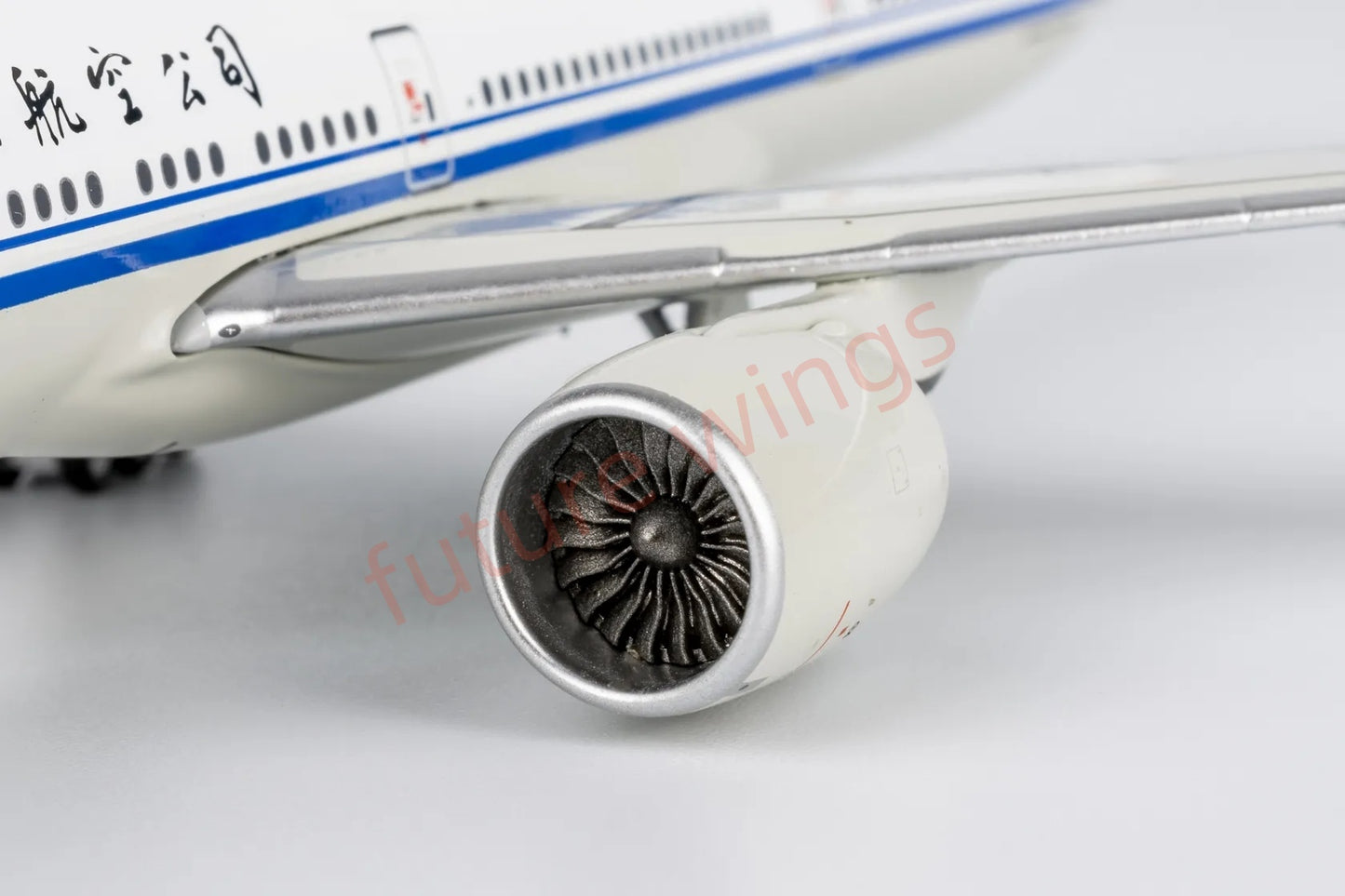 1:400 NG Models NG73067 Air China B777-300ER B-2043 Aircraft Model+Free Tractor