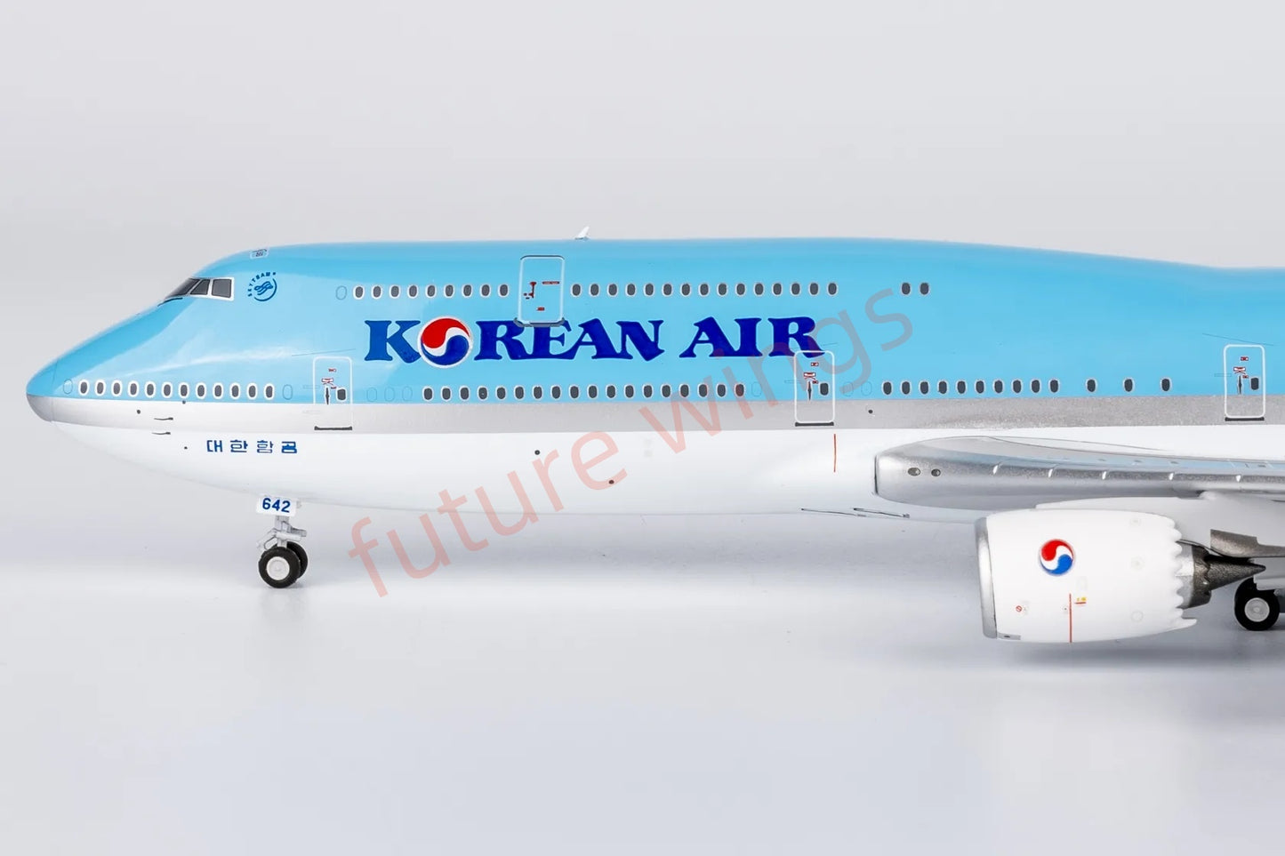 1:400 NG Models NG78038 Korean Air B747-8 HL7642 Aircraft Model+Free Tractor