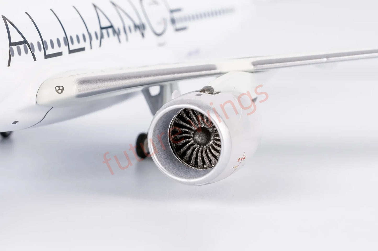 1:400 NG Models NG39083 Thai Airways A350-900 HS-THU "Star Alliance" Aircraft Model+Free Tractor