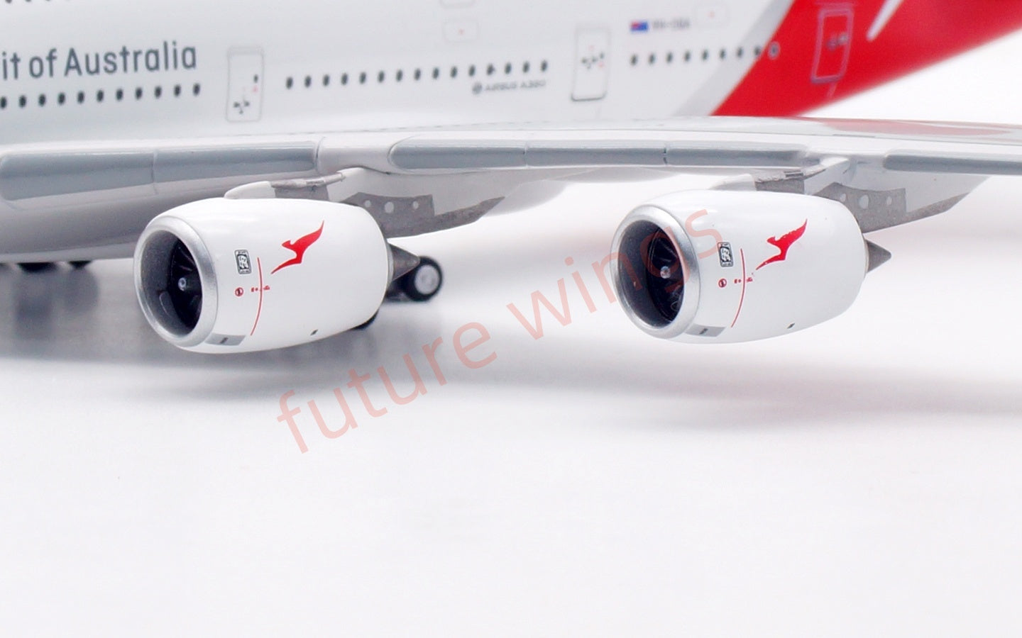 1:400 Aviation400 Qantas Airways A380 VH-OQA Aircraft Model Free Tractor+Stand