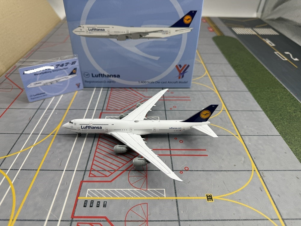 1:400 YY Wings Lufthansa Airlines Boeing B747-8 D-ABYD/D-ABYI/D-ABYM/D-ABYP Aircraft Model+Free Tractor