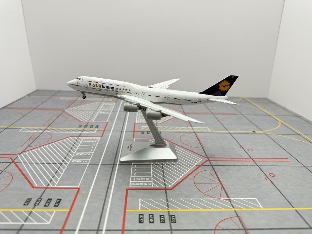1:400 YY Wings Lufthansa Airlines Boeing B747-8 D-ABYD/D-ABYI/D-ABYM/D-ABYP Aircraft Model+Free Tractor