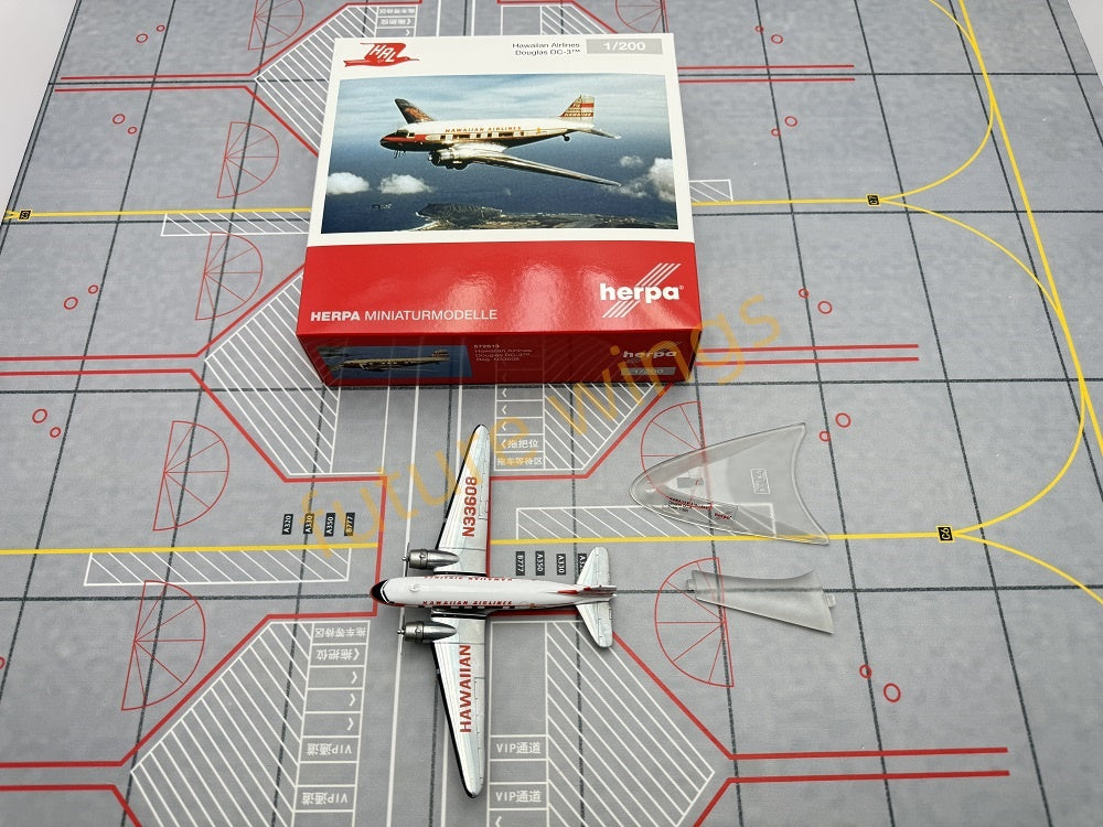 1:200 Herpa Wings 572613 Hawaiian Airlines Douglas DC-3 N33608 Diecast Aircraft Model