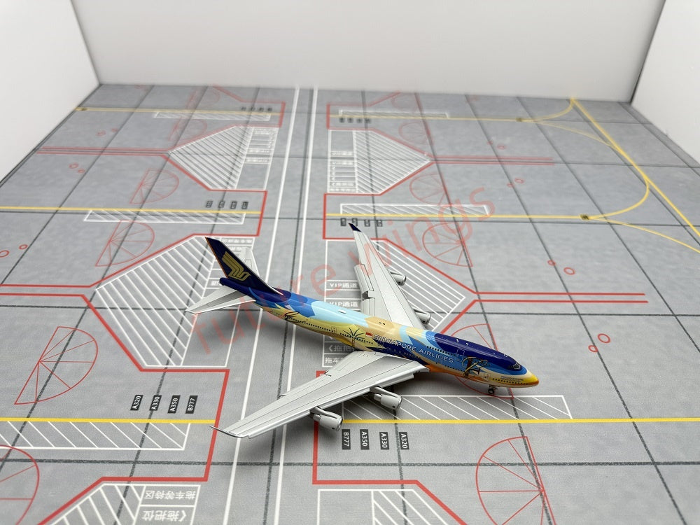 1:400 HX Models Singapore Airlines B747-400 9V-SPL/9V-SPK Aircraft Model With Stand+Free Tractor