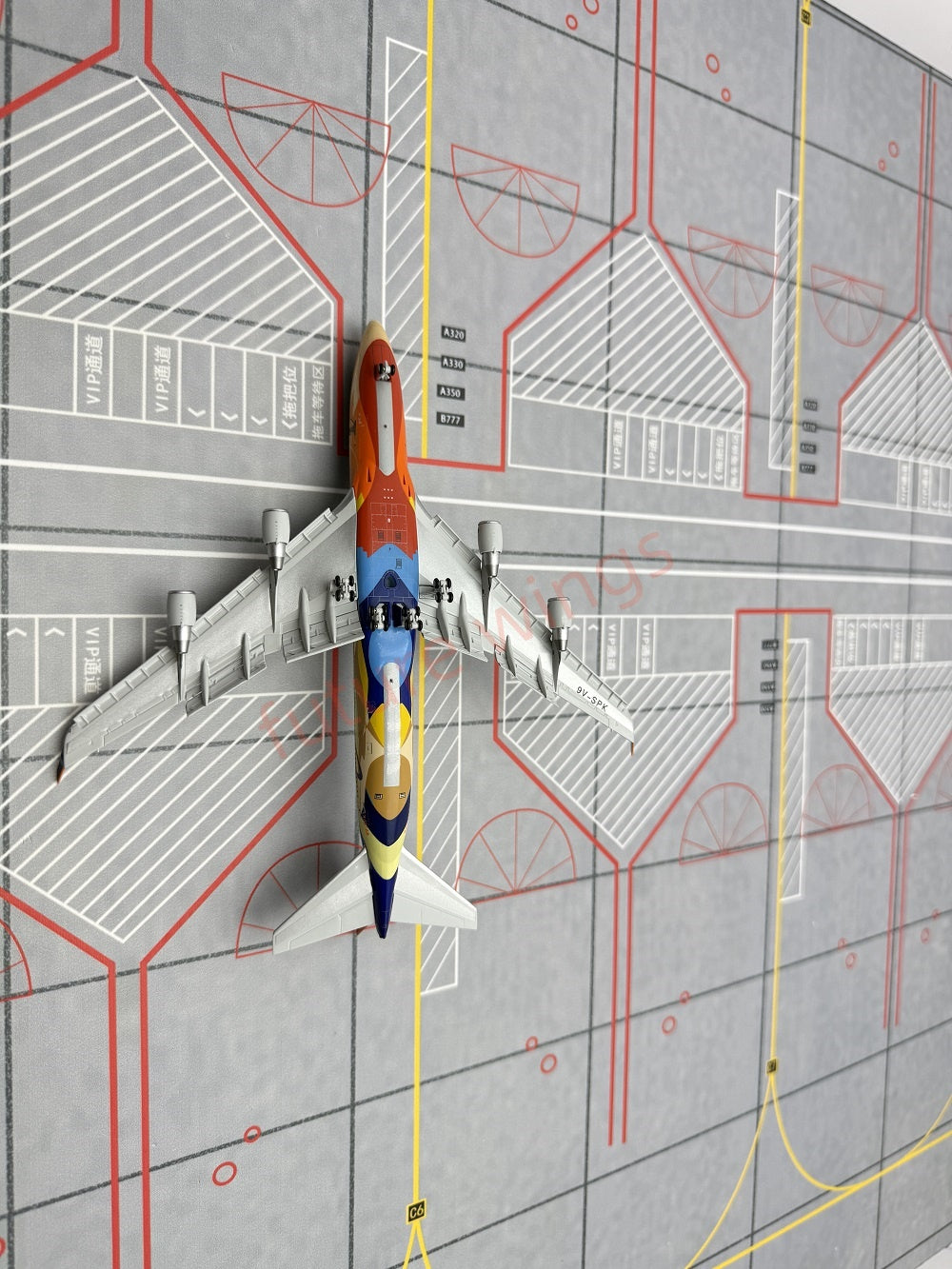 1:400 HX Models Singapore Airlines B747-400 9V-SPL/9V-SPK Aircraft Model With Stand+Free Tractor