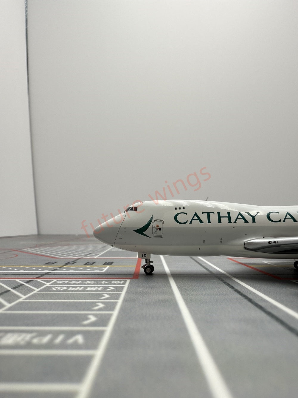 1:400 YY Wings Cathay Pacific Cargo B747-400F B-LID Aircraft Model+Free Tractor