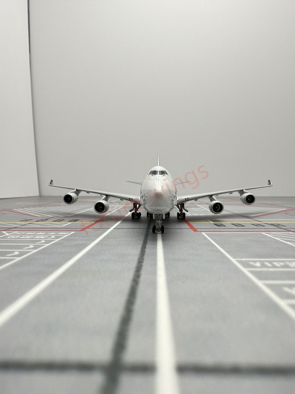 1:400 YY Wings Cathay Pacific Cargo B747-400F B-LID Aircraft Model+Free Tractor