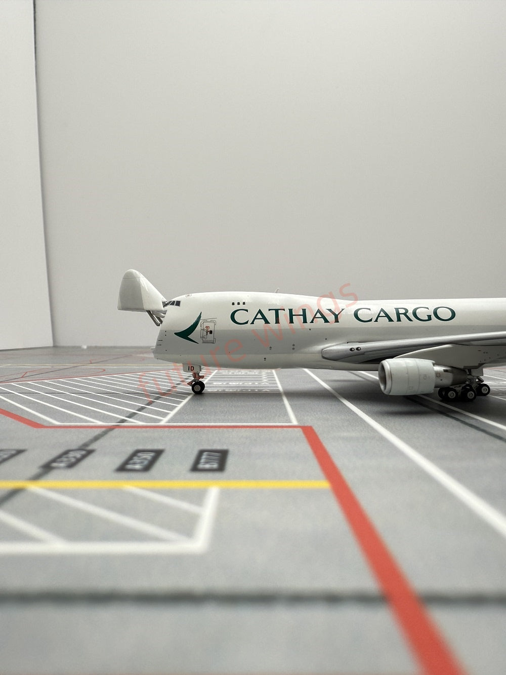 1:400 YY Wings Cathay Pacific Cargo B747-400F B-LID Aircraft Model+Free Tractor
