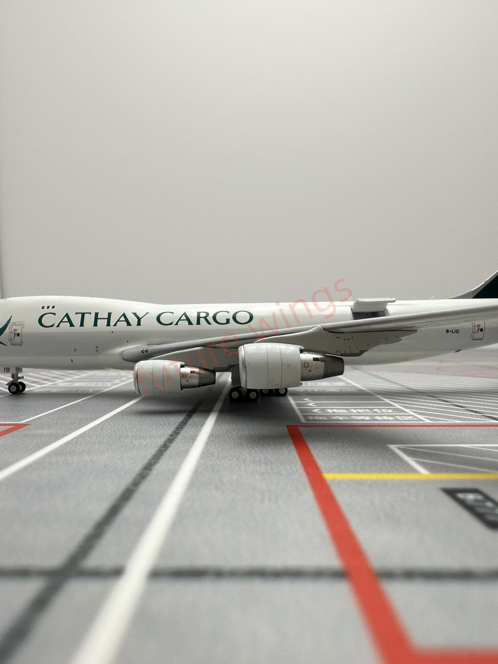 1:400 YY Wings Cathay Pacific Cargo B747-400F B-LID Aircraft Model+Free Tractor