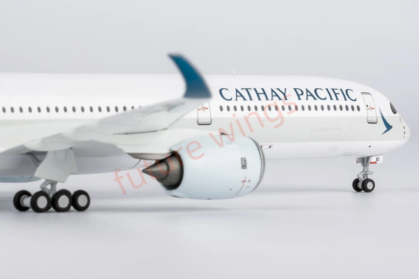 1:400 NG Models NG57021 Cathay Pacific A350-1000 B-LXI Aircraft Model+Free Tractor