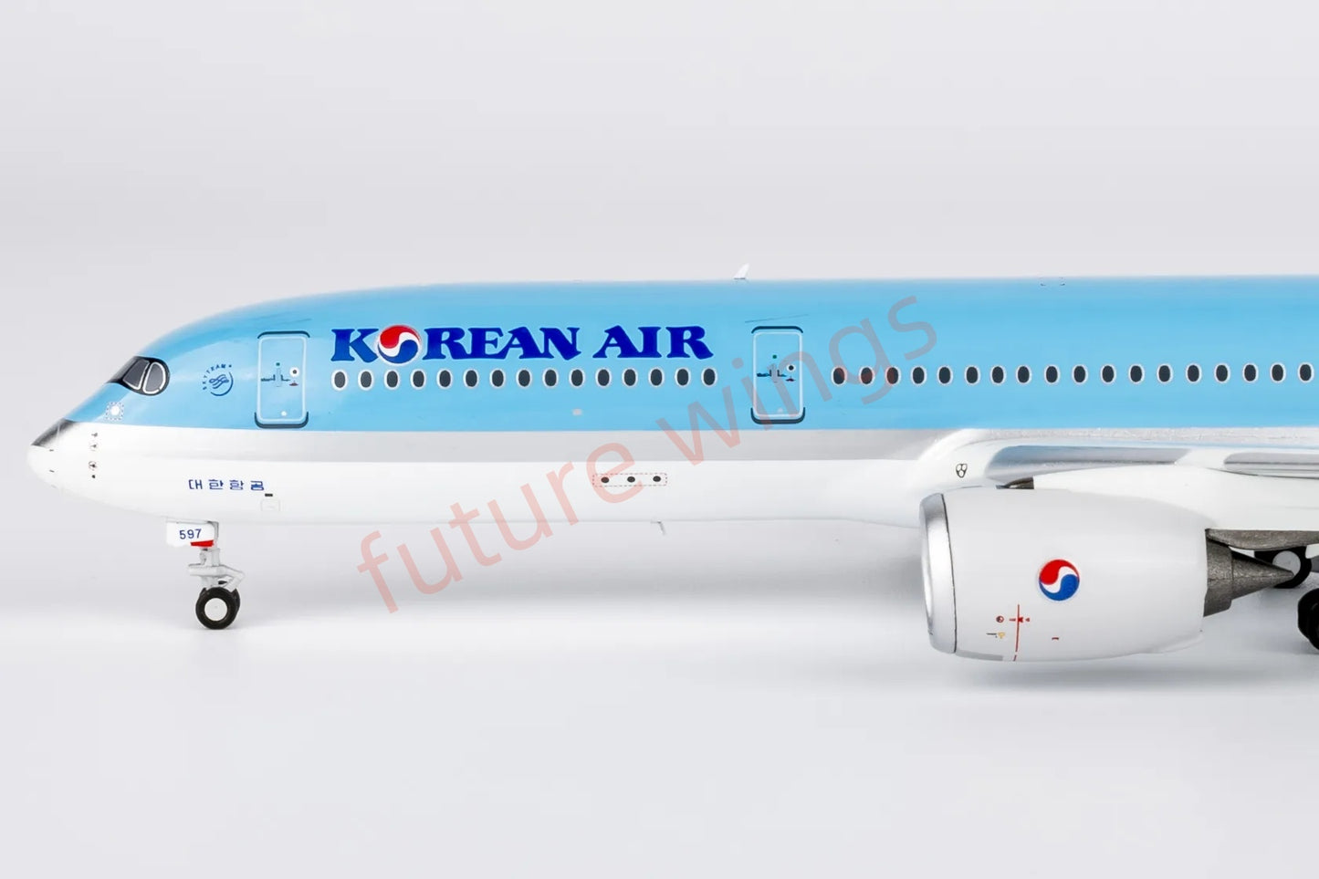 1:400 NG Models NG39103 Korean Air A350-900 HL8597 Aircraft Model+Free Tractor