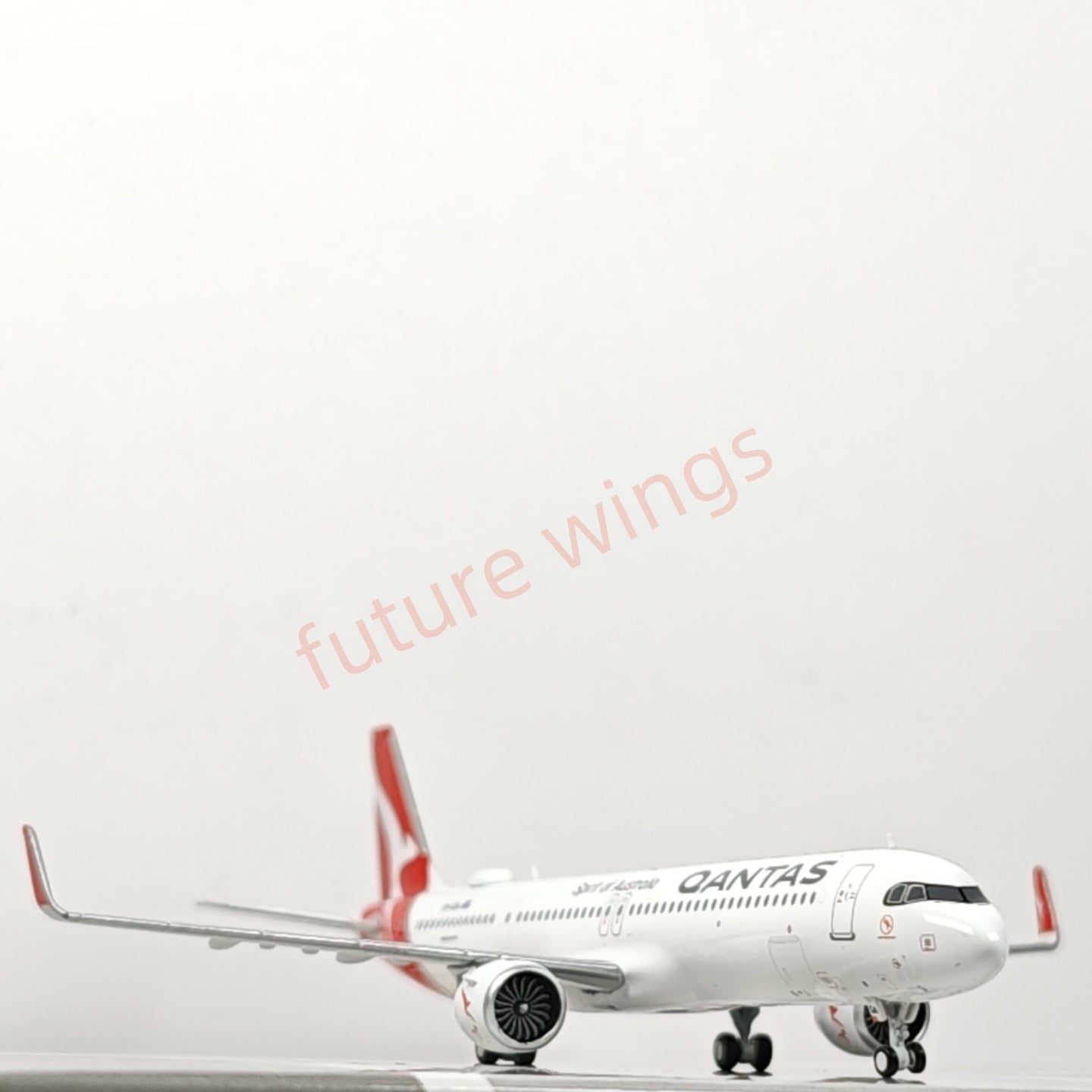 1:400 PandaModel 62451 Qantas Airways A321neo VH-OGA Aircraft Model+Free Tractor