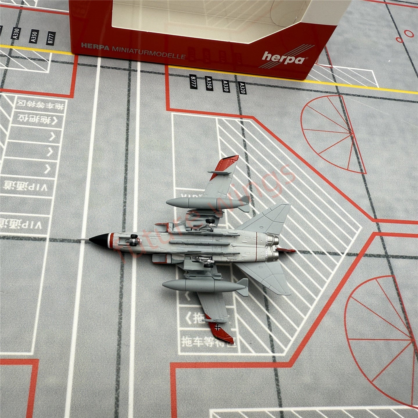 1:200 Herpa Wings Luftwaffe Panavia Tornado 46+22(573580)43+97(573573)Diecast Aircraft Model
