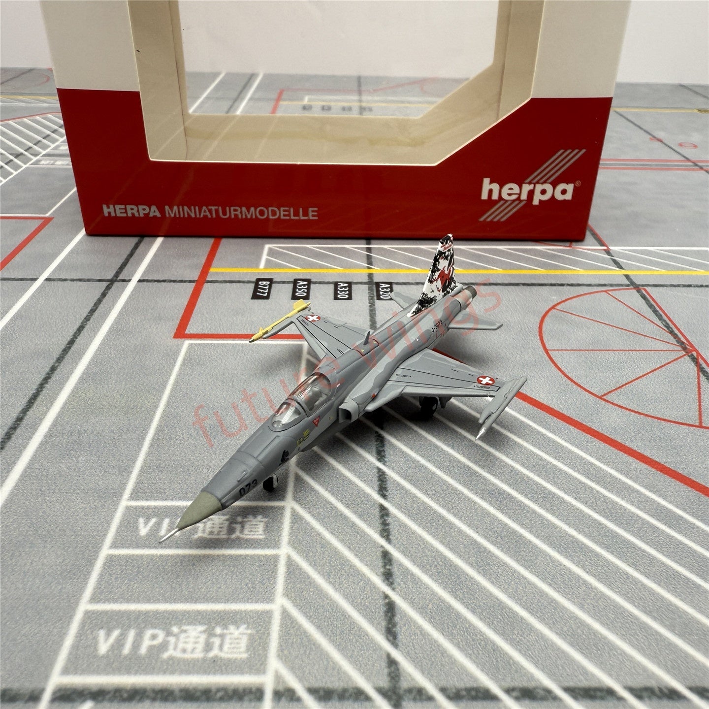 1:200 Herpa Wings Swiss Air Force F-5E J-3038(572538) J-3033(572521)Diecast Aircraft Model