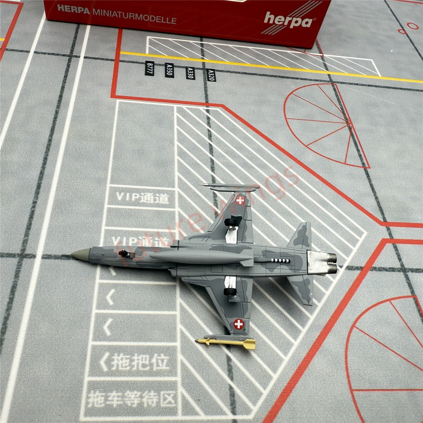 1:200 Herpa Wings Swiss Air Force F-5E J-3038(572538) J-3033(572521)Diecast Aircraft Model