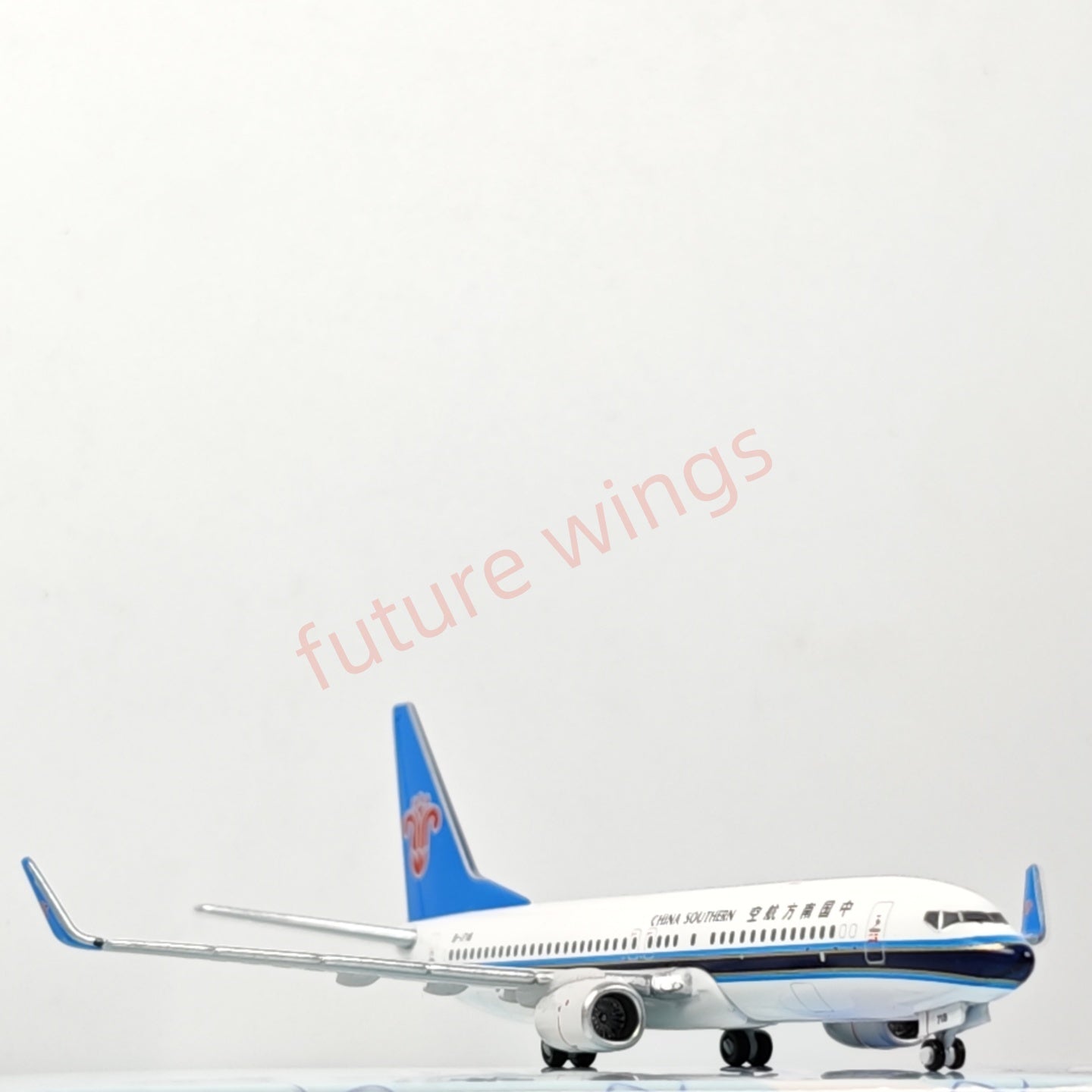1:400 Jet Model China Southern Airlines B737-800 B-1718 B-1918 B-5678 Aircraft Model+Free Tractor