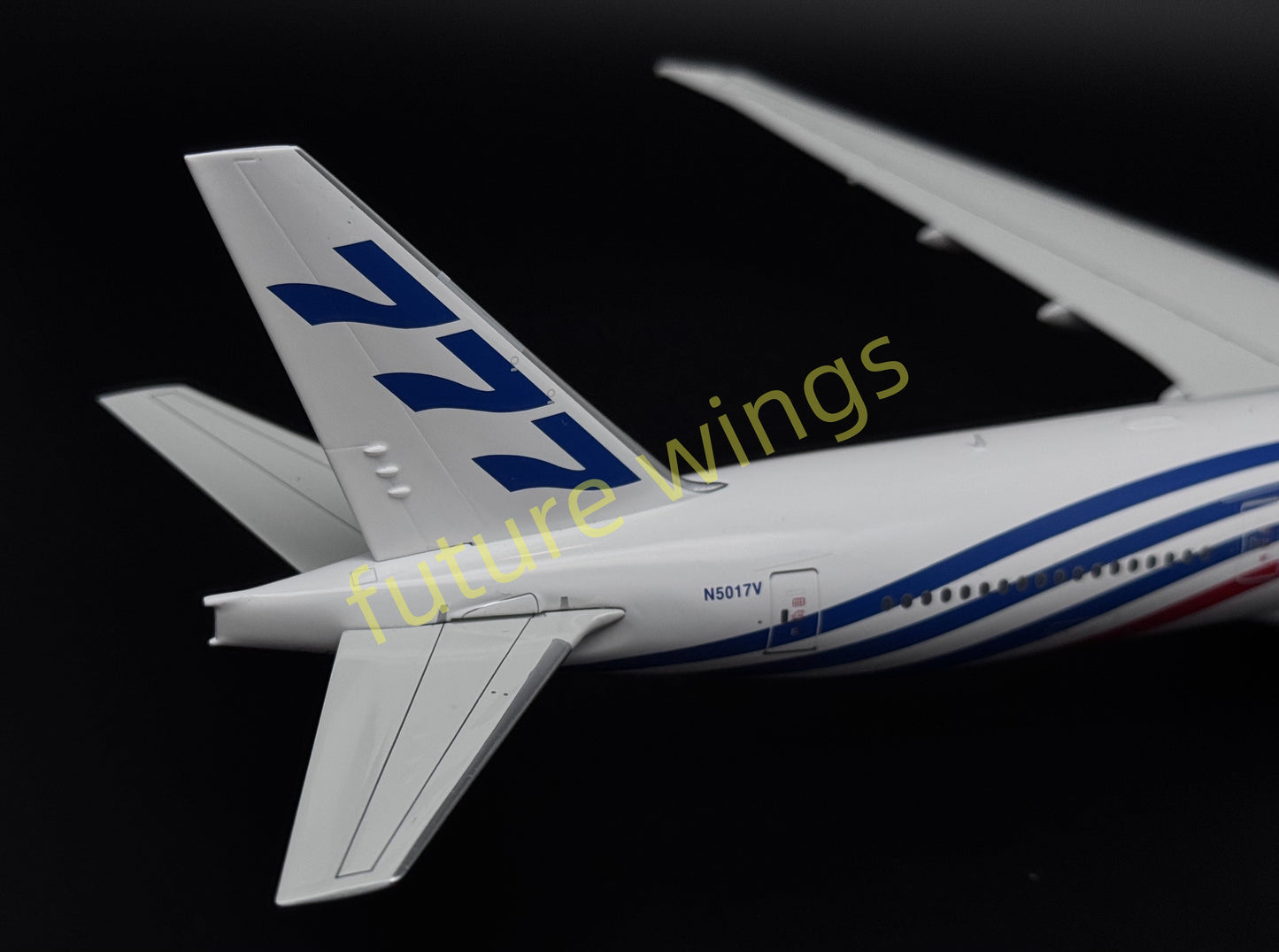 1:200 InFlight200* Boeing House Color B777-300ER N5017V Aircraft Model