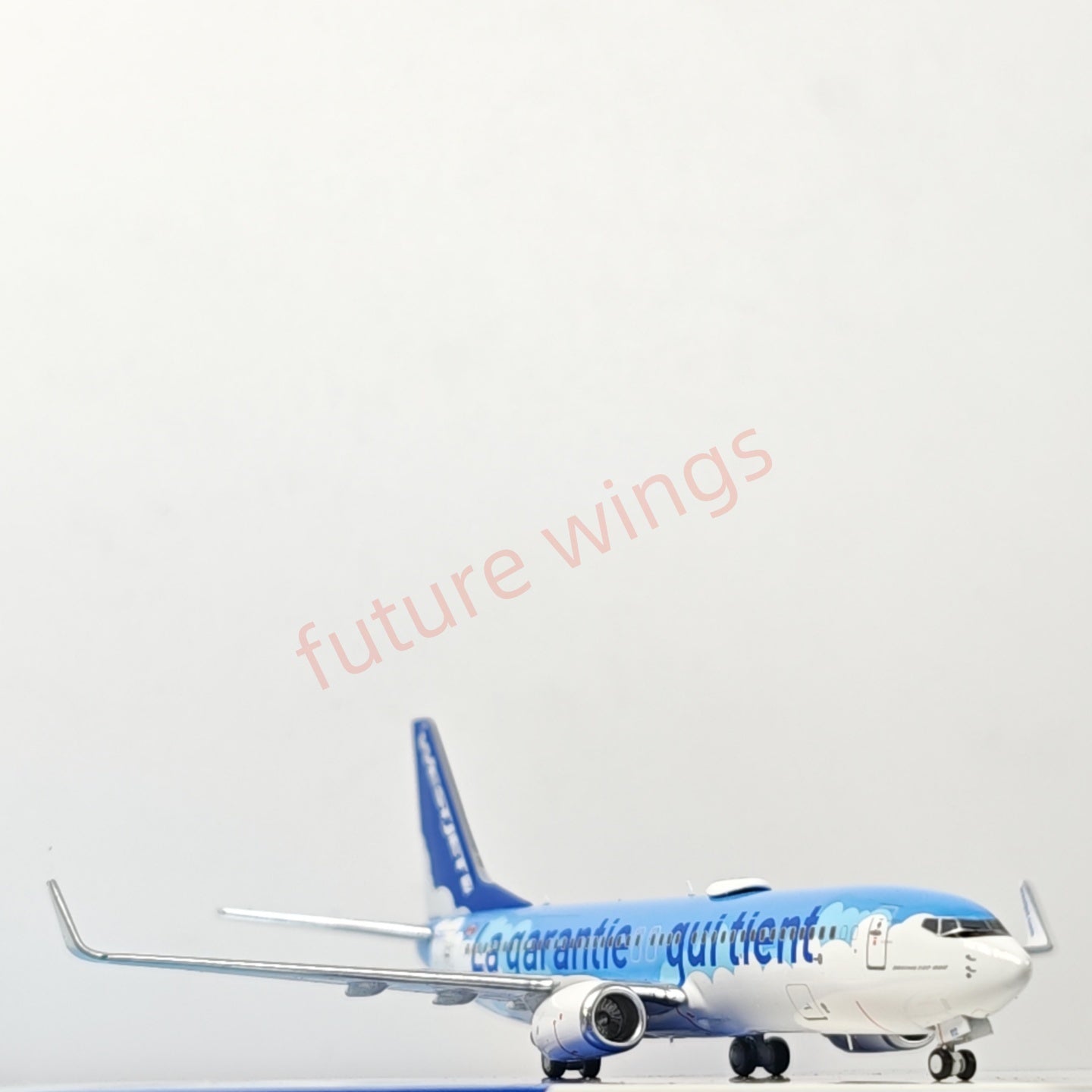 1:400 C Model WestJet Airlines B737-800 C-GWSZ Aircraft Model+Free Tractor