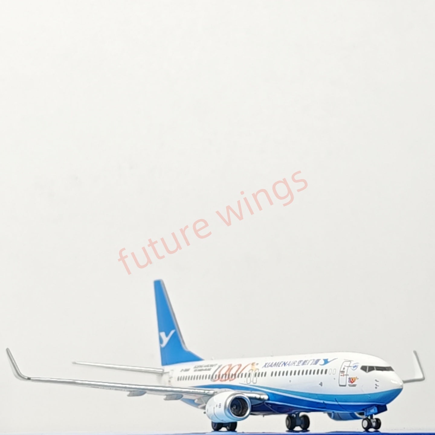 1:400 C Model Xiamen Airlines B737-800 B-5688 "100th" Aircraft Model+Free Tractor