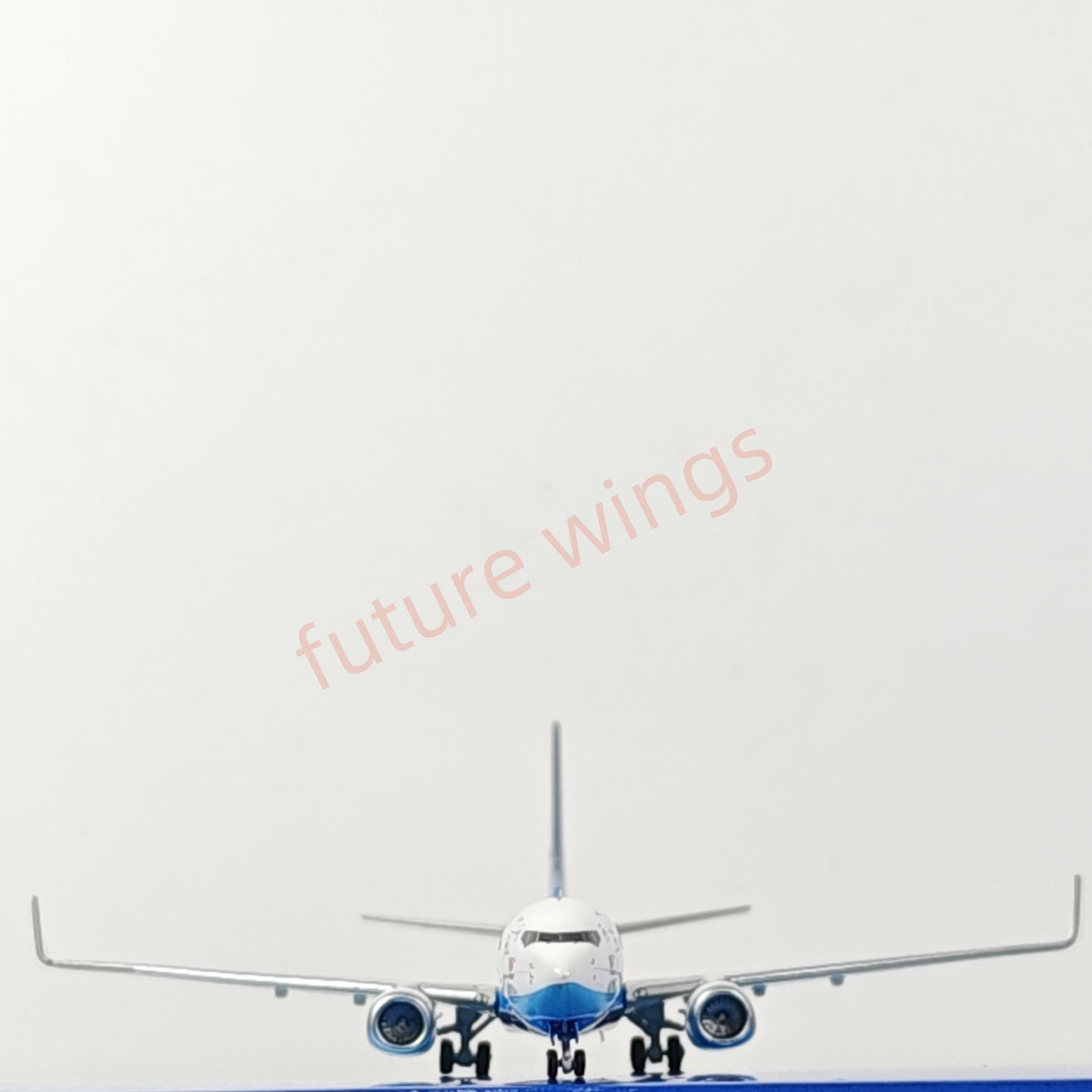1:400 C Model Xiamen Airlines B737-800 B-5688 "100th" Aircraft Model+Free Tractor