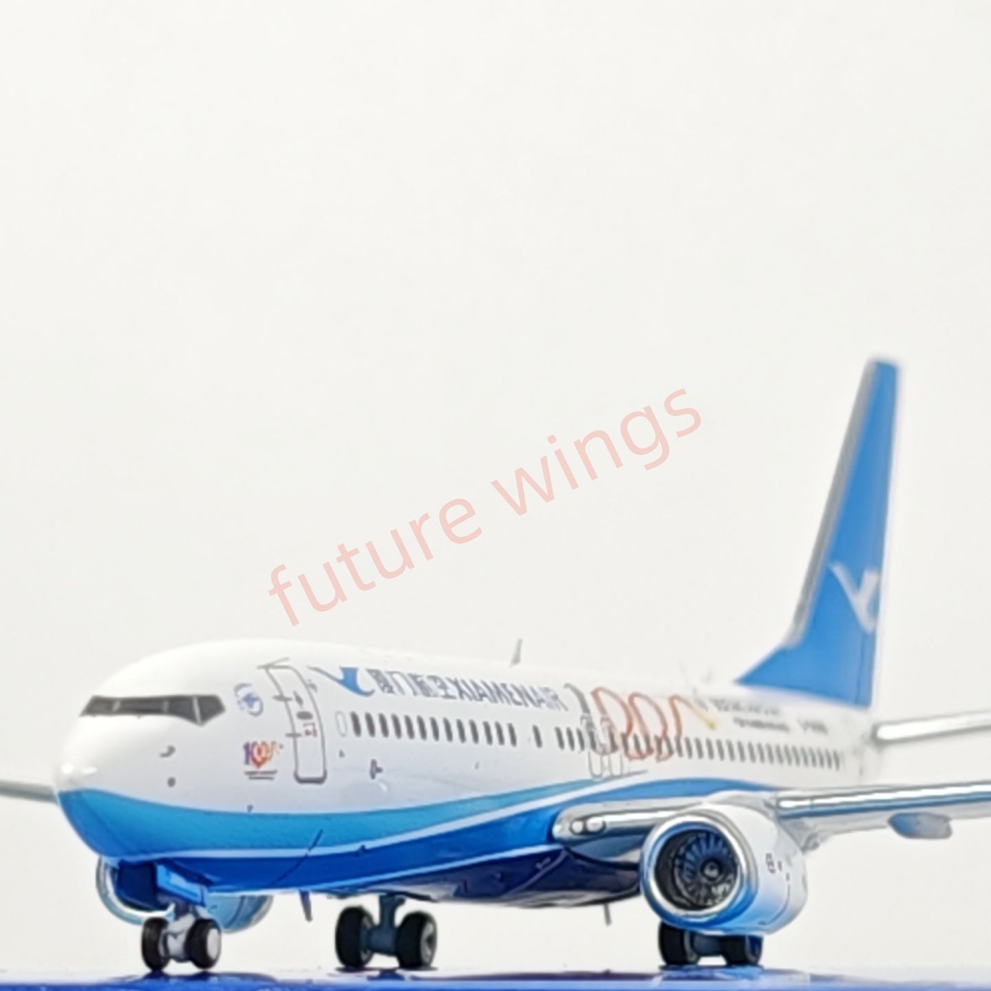 1:400 C Model Xiamen Airlines B737-800 B-5688 "100th" Aircraft Model+Free Tractor