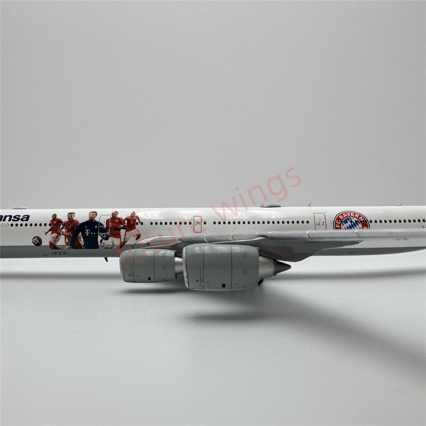 1:400 YY Wings Lufthansa Airlines A340-600 D-AIHF/D-AIHK Aircraft Model+Free Tractor