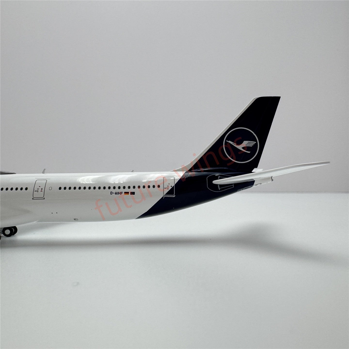 1:400 YY Wings Lufthansa Airlines A340-600 D-AIHF/D-AIHK Aircraft Model+Free Tractor