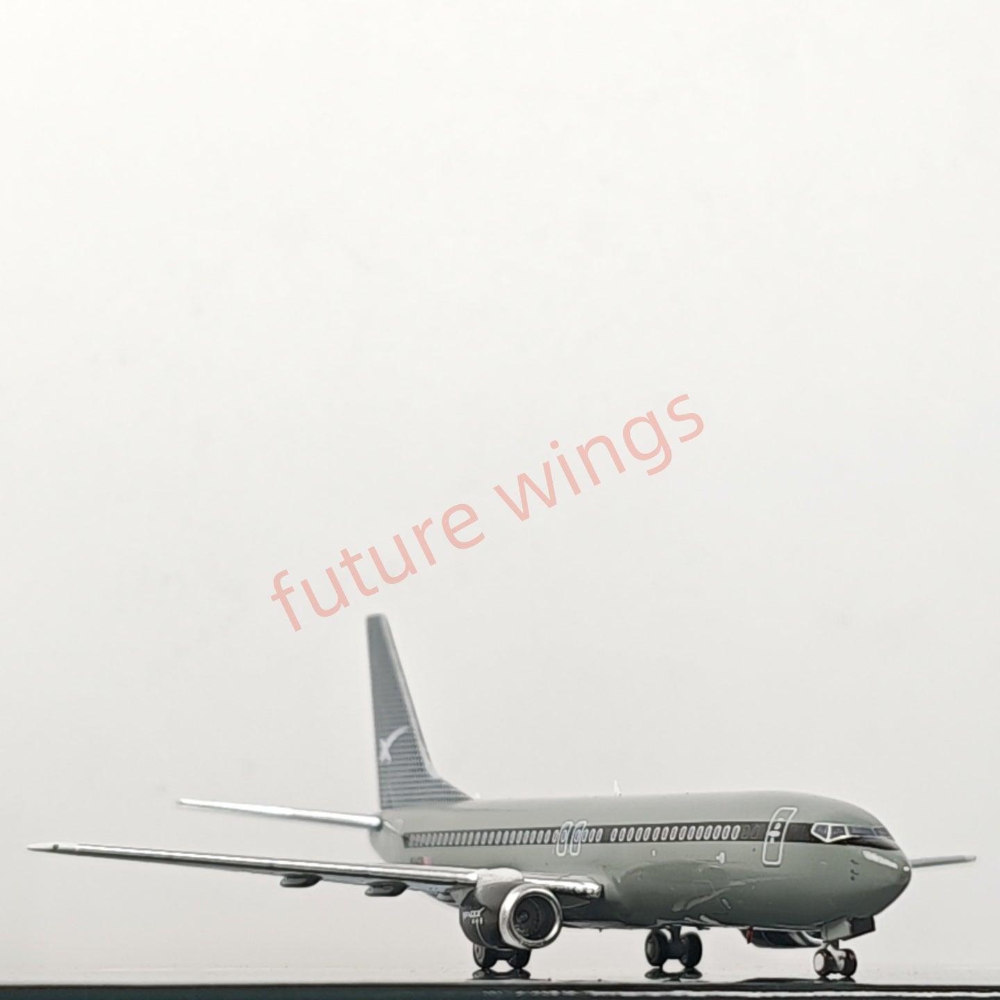 1:400 PandaModel SpaceX B737-800 N154TS Aircraft Model+Free Tractor