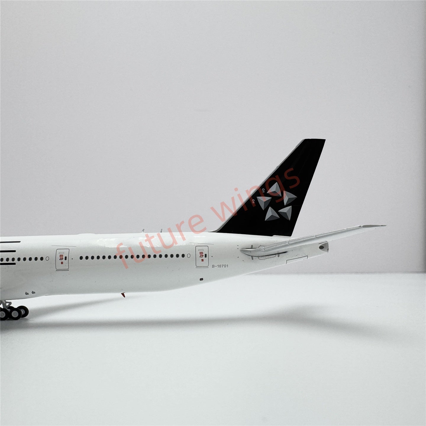 1:400 Geministar EVA Air B777-300ER B-16715 B-16701 "STAR ALLIANCE" Aircraft Model+Free Tractor