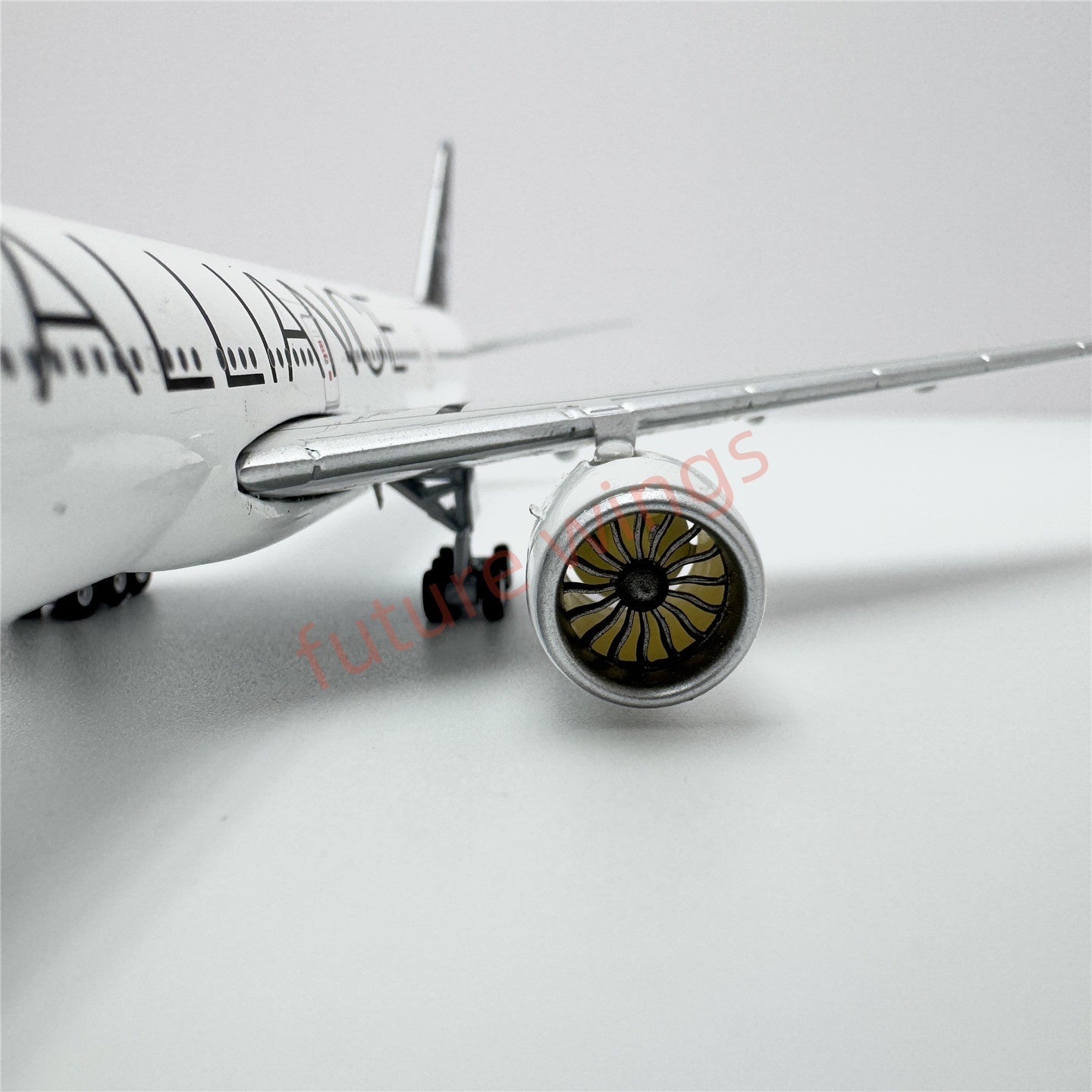 1:400 Geministar EVA Air B777-300ER B-16715 B-16701 "STAR ALLIANCE" Aircraft Model+Free Tractor