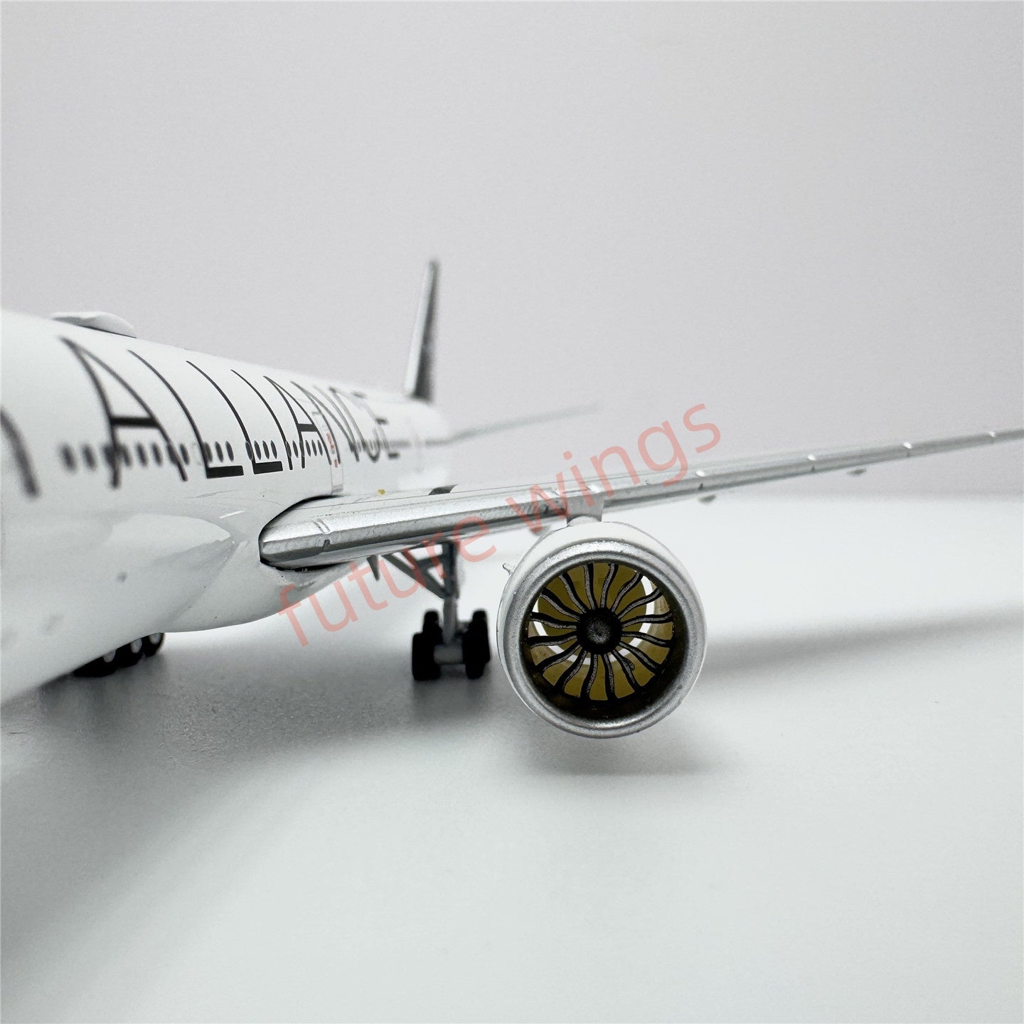 1:400 Geministar EVA Air B777-300ER B-16715 B-16701 "STAR ALLIANCE" Aircraft Model+Free Tractor
