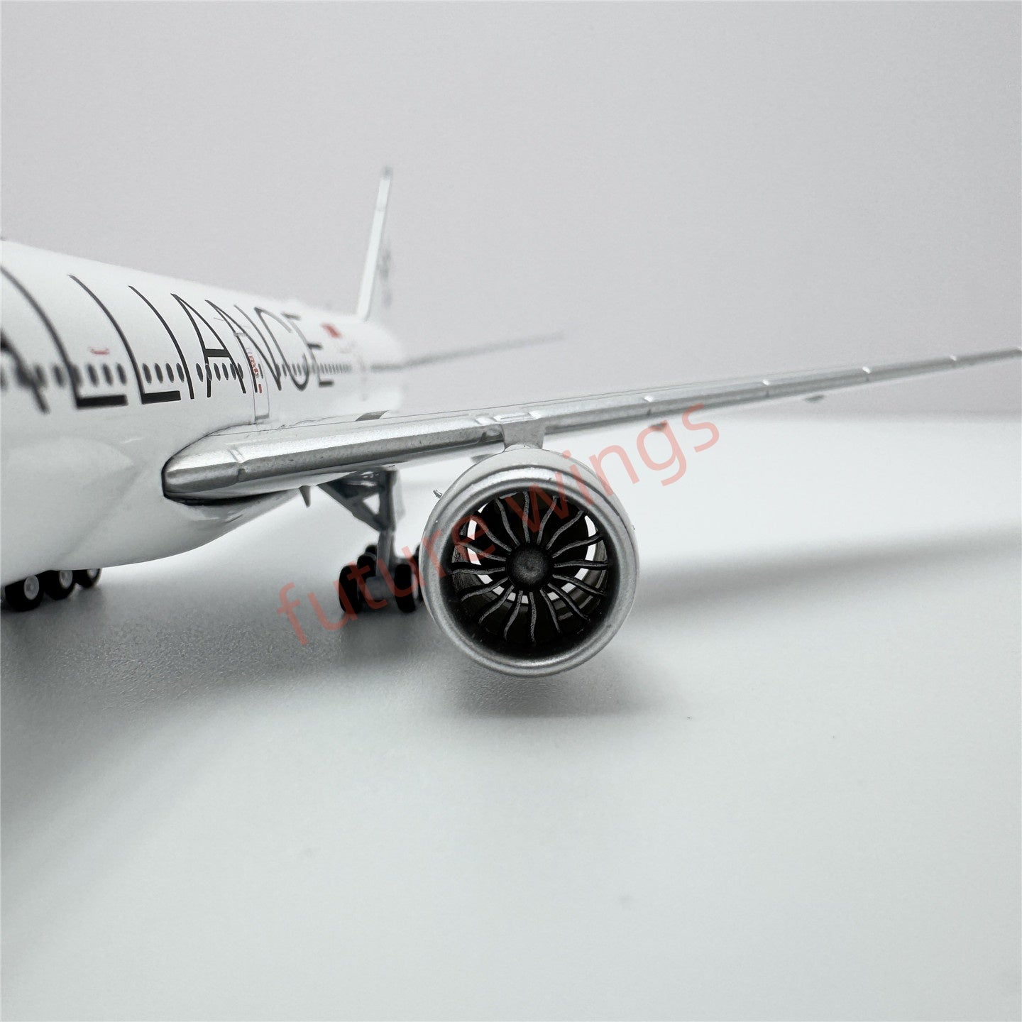 1:400 Geministar Singapore Airlines B777-300ER 9V-SWI 9V-SWM 9V-SWJ "STAR ALLIANCE" Aircraft Model+Free Tractor