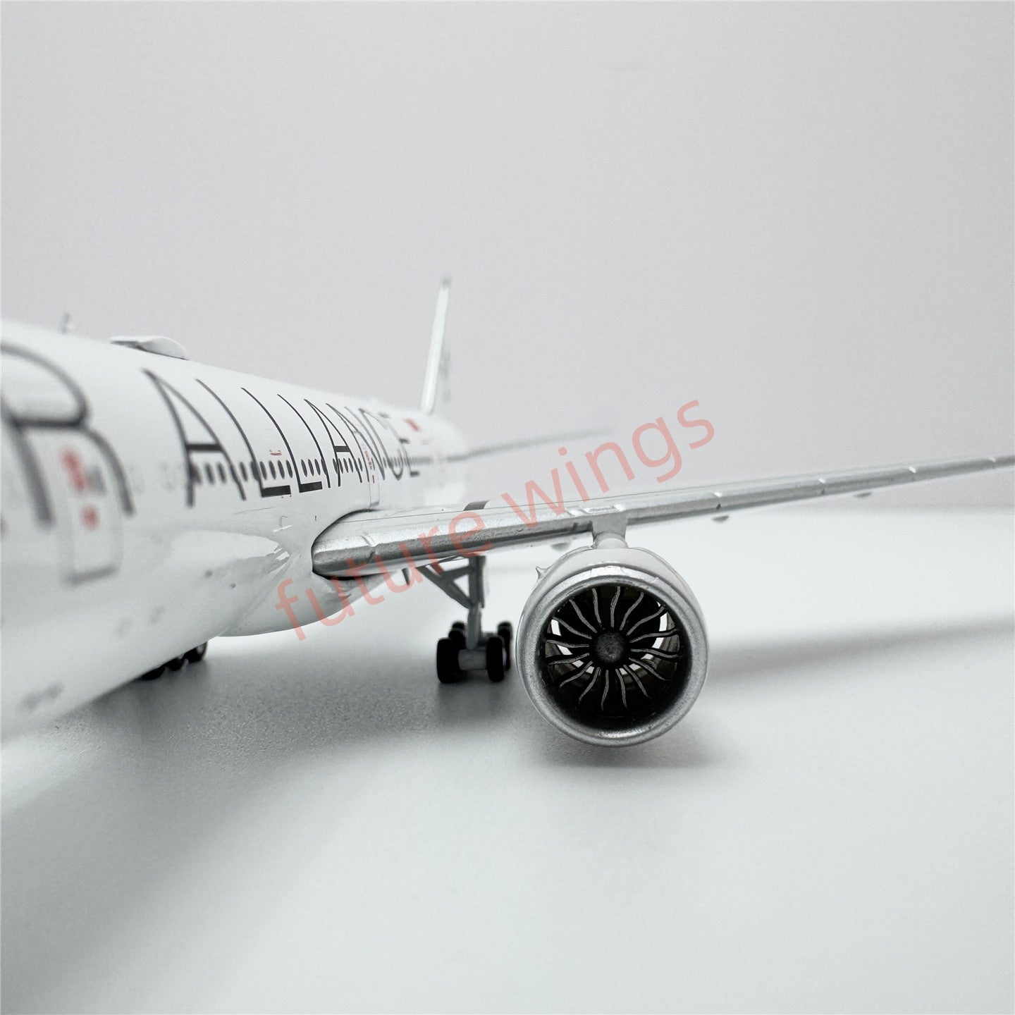1:400 Geministar Singapore Airlines B777-300ER 9V-SWI 9V-SWM 9V-SWJ "STAR ALLIANCE" Aircraft Model+Free Tractor