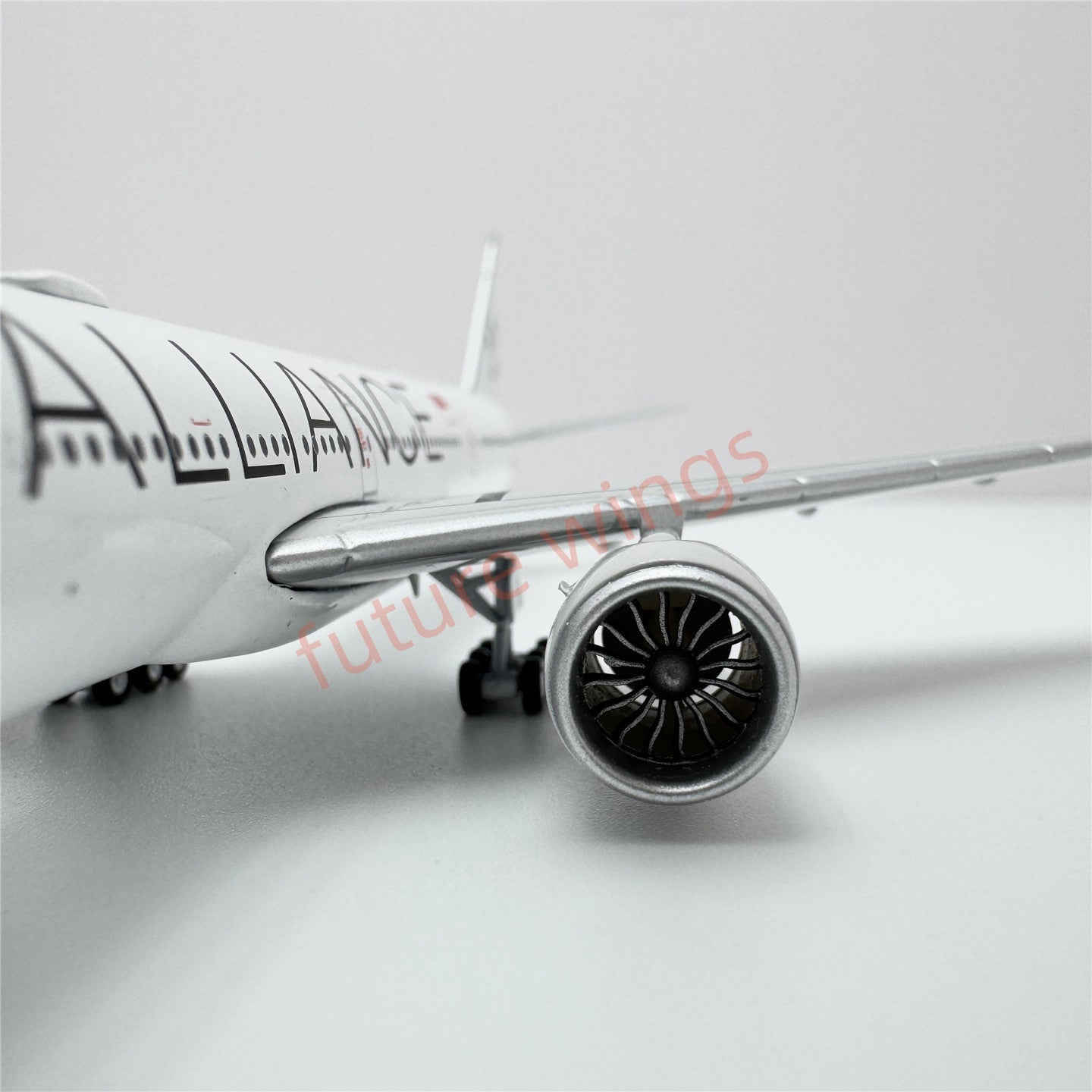 1:400 Geministar Singapore Airlines B777-300ER 9V-SWI 9V-SWM 9V-SWJ "STAR ALLIANCE" Aircraft Model+Free Tractor