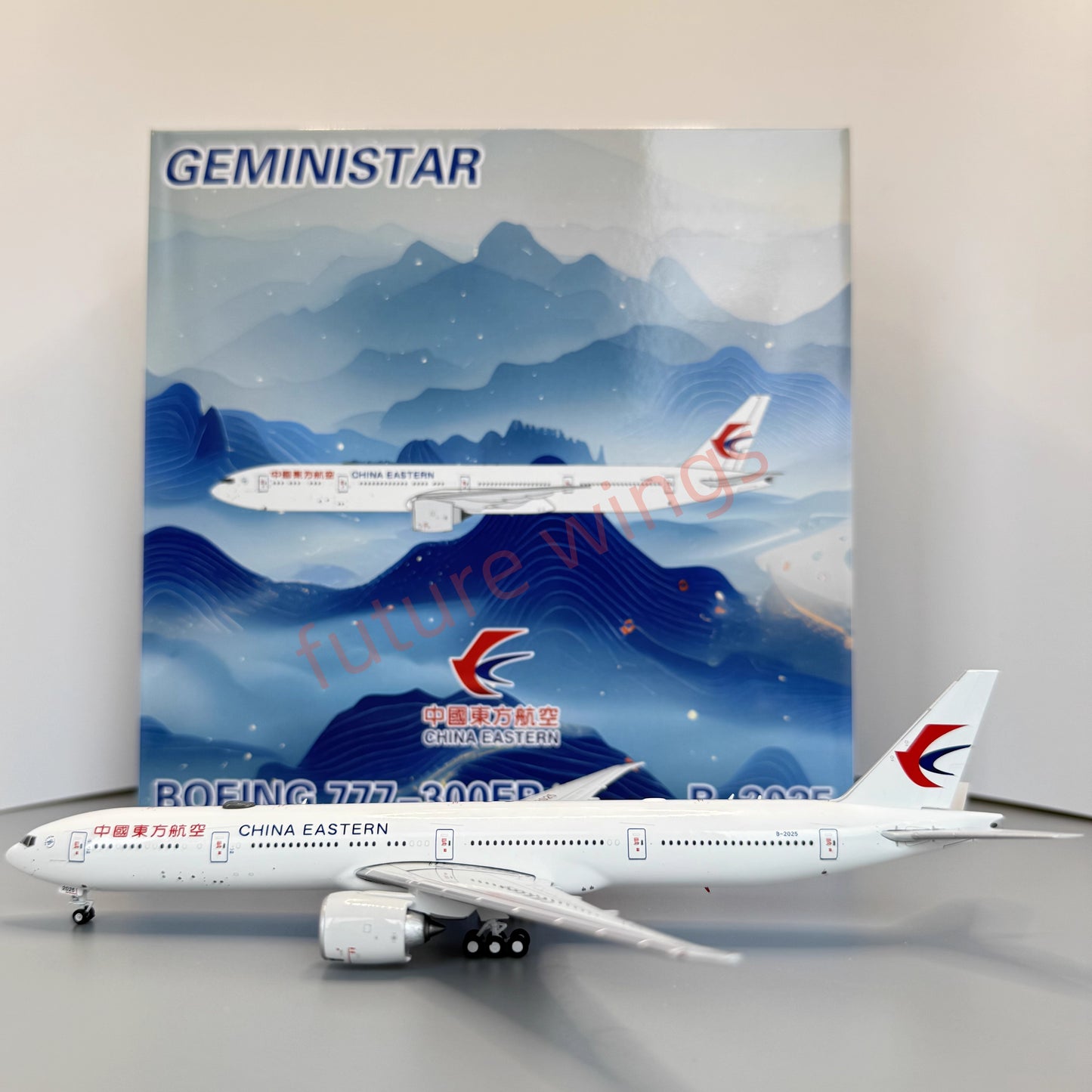 1:400 Geministar China Eastern Airlines B777-300ER B-2025 Aircraft Model+Free Tractor