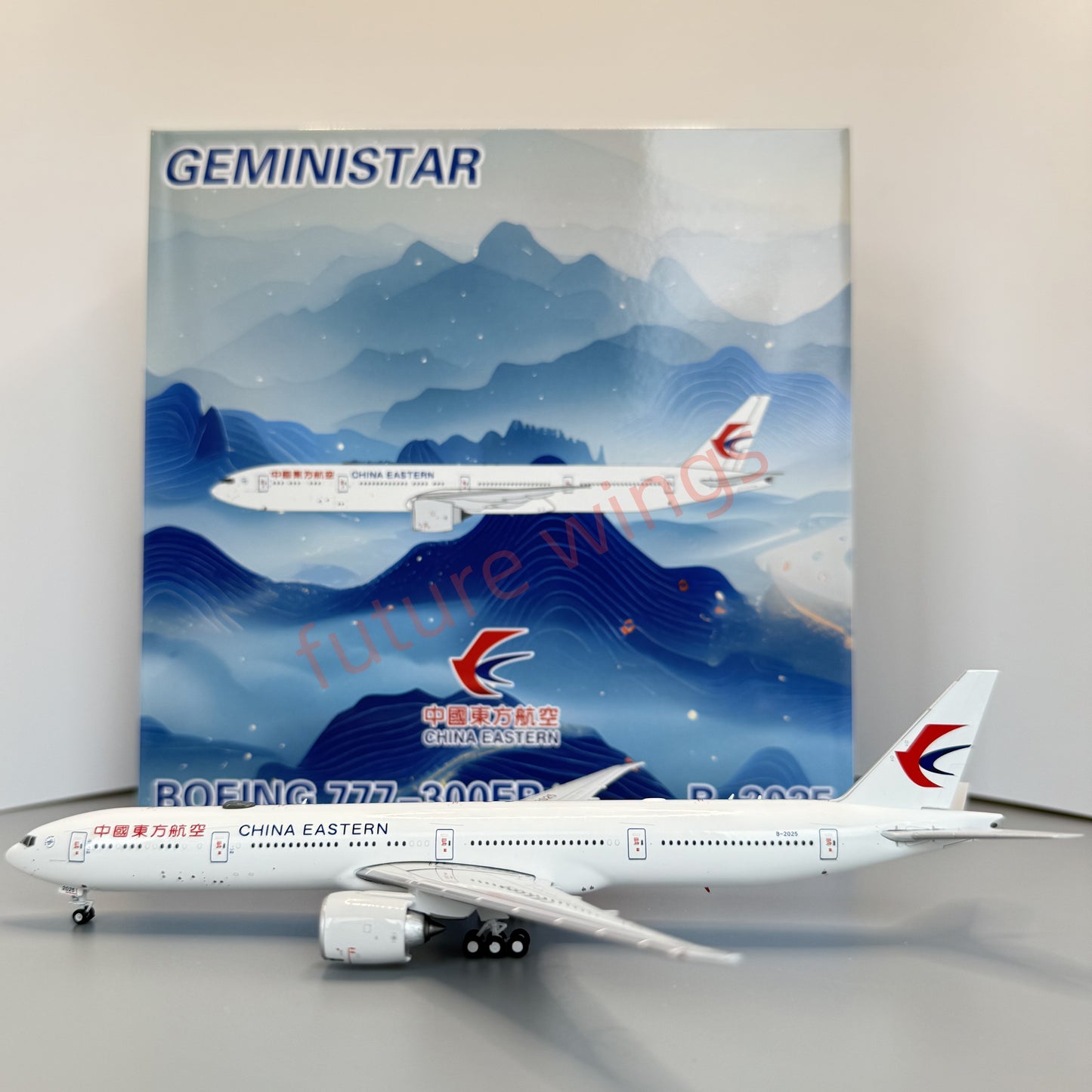 1:400 Geministar China Eastern Airlines B777-300ER B-2025 Aircraft Model+Free Tractor