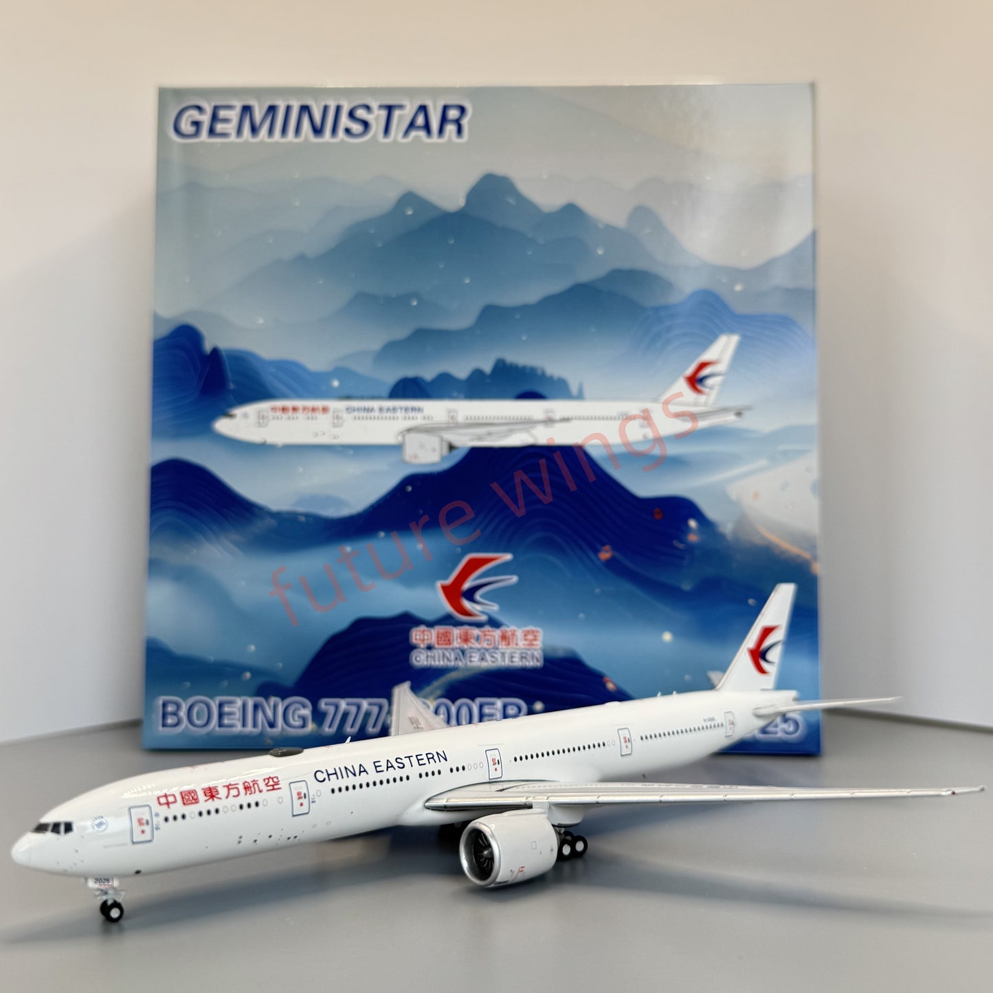 1:400 Geministar China Eastern Airlines B777-300ER B-2025 Aircraft Model+Free Tractor