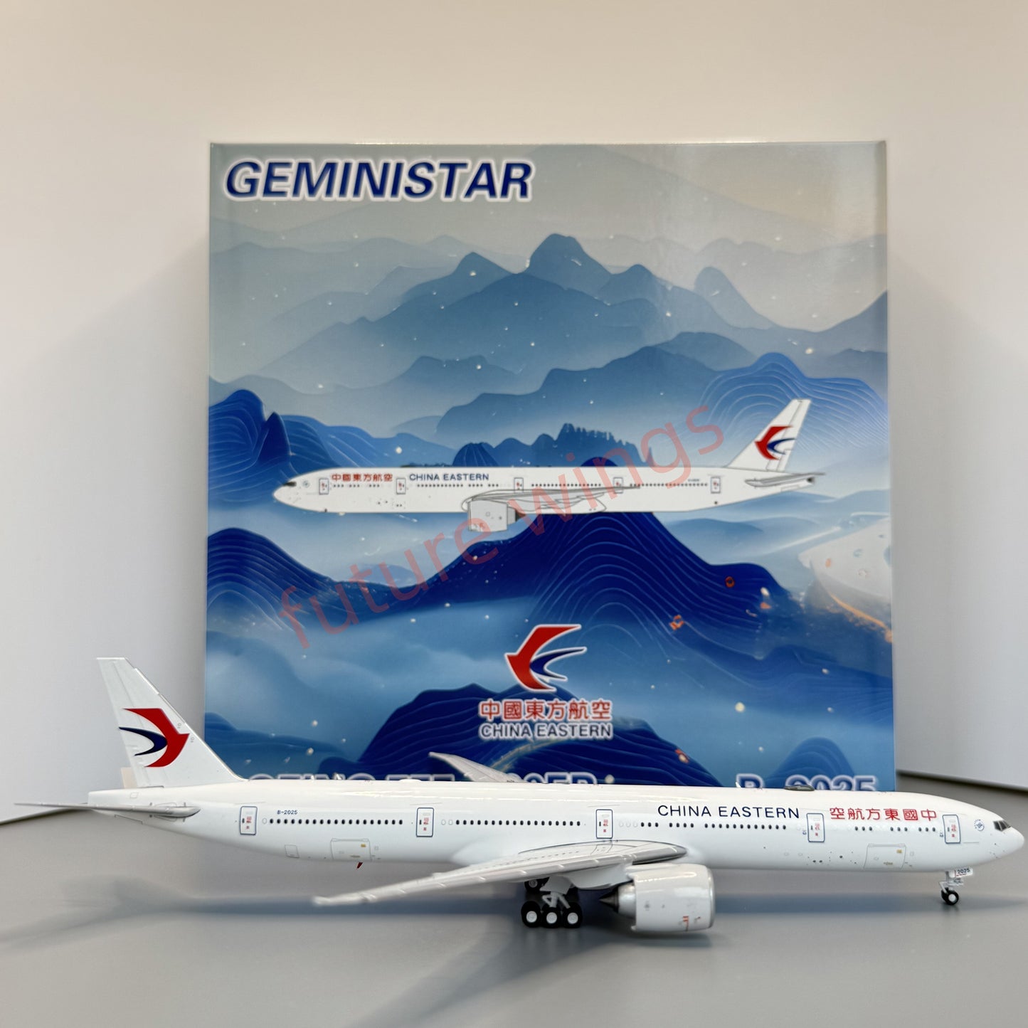 1:400 Geministar China Eastern Airlines B777-300ER B-2025 Aircraft Model+Free Tractor
