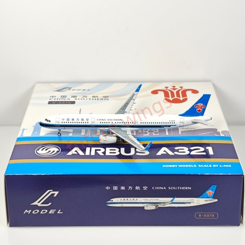 1:400 C model China Southern Airlines A321 B-6979 Aircraft Model+Free Tractor