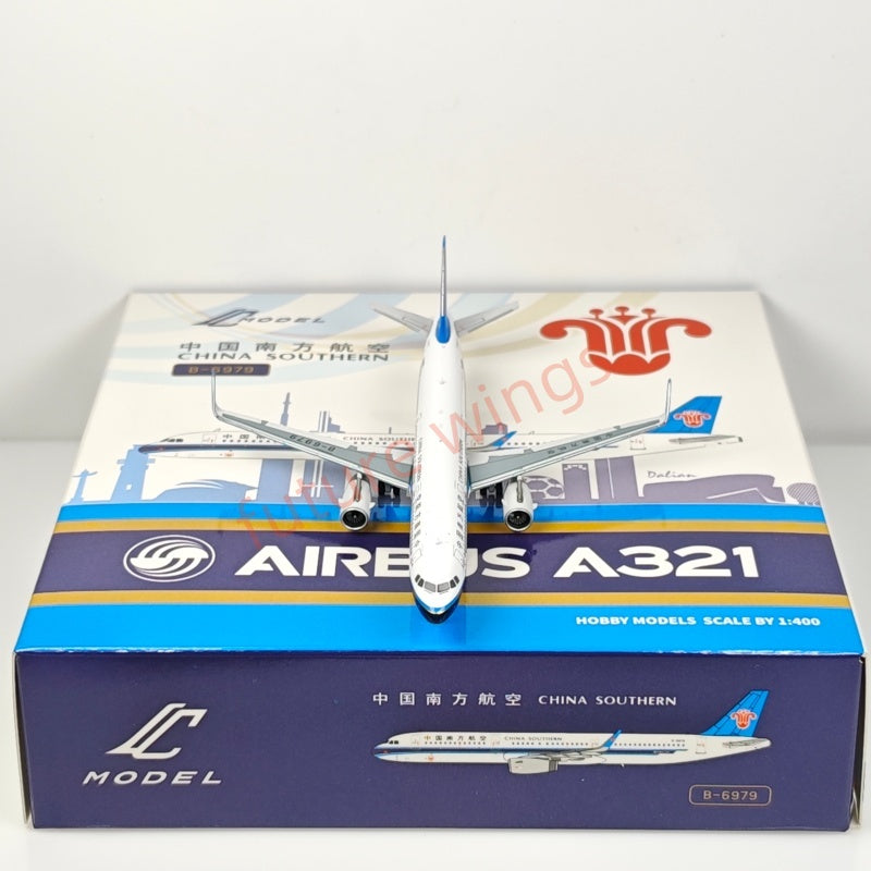 1:400 C model China Southern Airlines A321 B-6979 Aircraft Model+Free Tractor