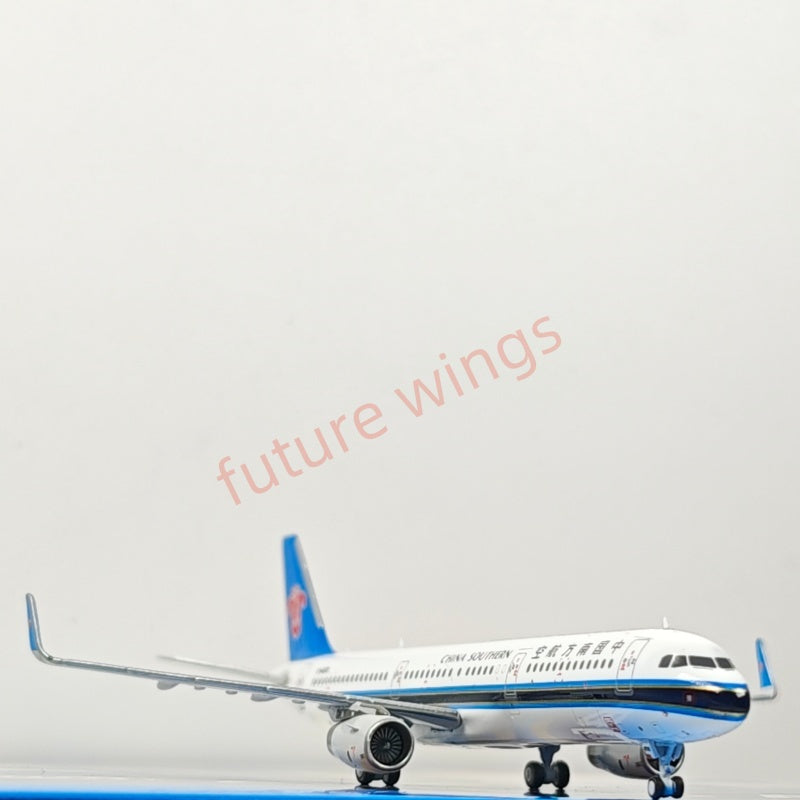 1:400 C model China Southern Airlines A321 B-6979 Aircraft Model+Free Tractor