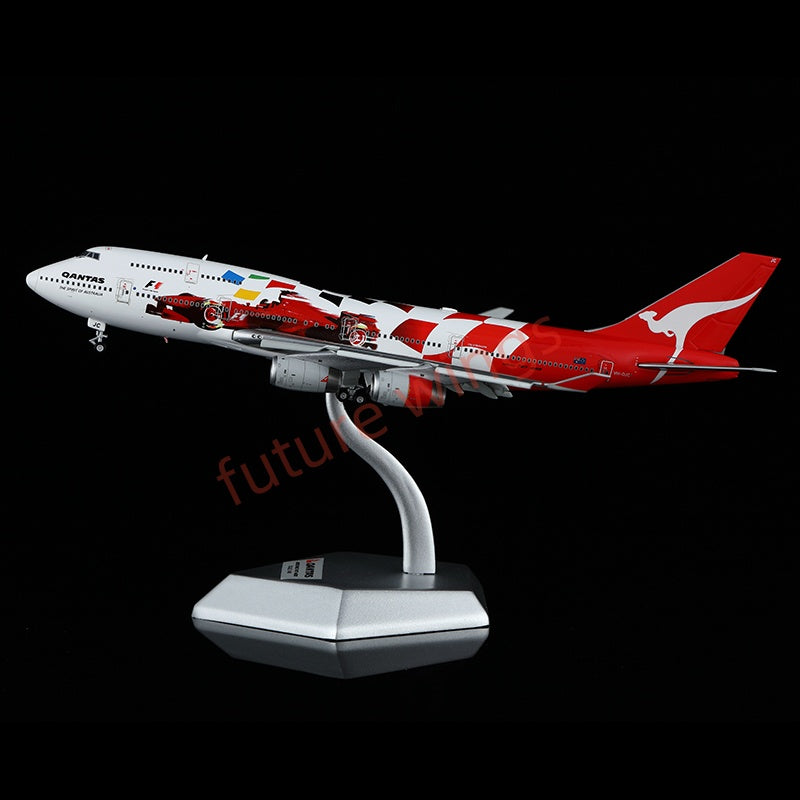 1:400 HX Models Qantas Airways B747-400 VH-OJC Aircraft Model Free Tractor +Stand
