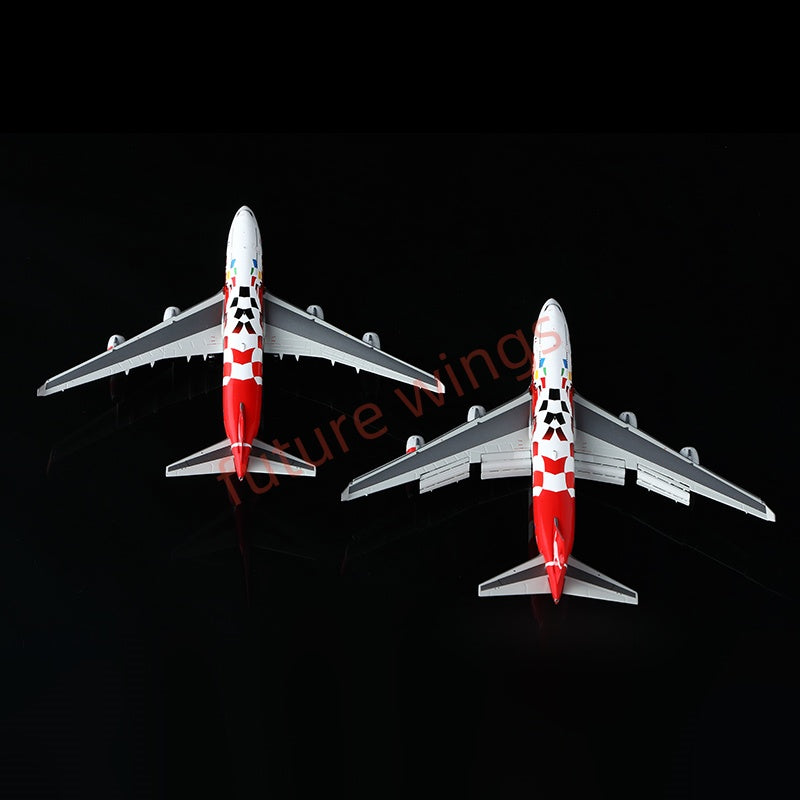 1:400 HX Models Qantas Airways B747-400 VH-OJC Aircraft Model Free Tractor +Stand
